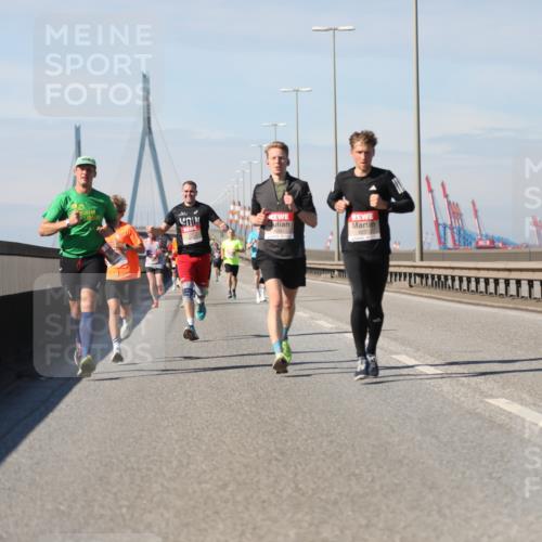 03.10.2025 - Köhlbrandbrückenlauf Yannick Fuchs http://msf.ph/oto/9184561 03.10.2025 11:41:08 Position 3  meine-sportfotos.de