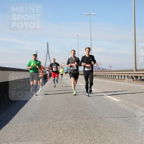 03.10.2025 - Köhlbrandbrückenlauf Yannick Fuchs http://msf.ph/oto/9184566 03.10.2025 11:41:09 Position 3  meine-sportfotos.de
