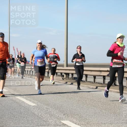 03.10.2025 - Köhlbrandbrückenlauf Yannick Fuchs http://msf.ph/oto/9184567 03.10.2025 12:02:18 Position 3 5004 meine-sportfotos.de