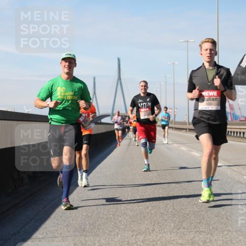 03.10.2025 - Köhlbrandbrückenlauf Yannick Fuchs http://msf.ph/oto/9184578 03.10.2025 11:41:10 Position 3 4050, 4233 meine-sportfotos.de