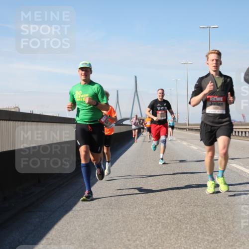 03.10.2025 - Köhlbrandbrückenlauf Yannick Fuchs http://msf.ph/oto/9184580 03.10.2025 11:41:10 Position 3 4050, 4233 meine-sportfotos.de