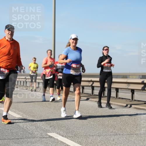 03.10.2025 - Köhlbrandbrückenlauf Yannick Fuchs http://msf.ph/oto/9184583 03.10.2025 12:02:19 Position 3 5776, 5716 meine-sportfotos.de