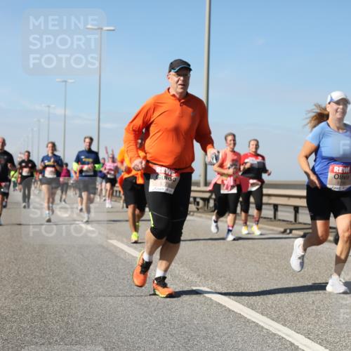 03.10.2025 - Köhlbrandbrückenlauf Yannick Fuchs http://msf.ph/oto/9184591 03.10.2025 12:02:20 Position 3 5776, 5716 meine-sportfotos.de