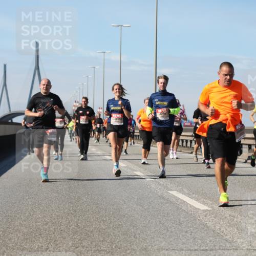 03.10.2025 - Köhlbrandbrückenlauf Yannick Fuchs http://msf.ph/oto/9184598 03.10.2025 12:02:21 Position 3 6684 meine-sportfotos.de