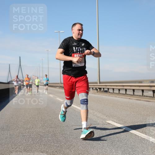 03.10.2025 - Köhlbrandbrückenlauf Yannick Fuchs http://msf.ph/oto/9184599 03.10.2025 11:41:12 Position 3  meine-sportfotos.de