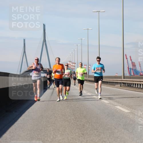 03.10.2025 - Köhlbrandbrückenlauf Yannick Fuchs http://msf.ph/oto/9184601 03.10.2025 11:41:13 Position 3  meine-sportfotos.de