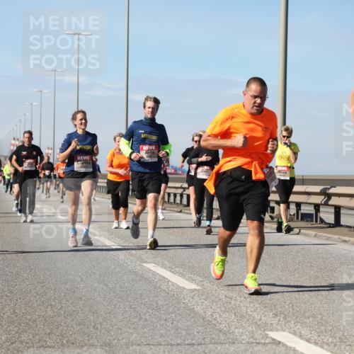 03.10.2025 - Köhlbrandbrückenlauf Yannick Fuchs http://msf.ph/oto/9184602 03.10.2025 12:02:21 Position 3 049 meine-sportfotos.de