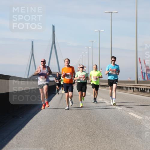 03.10.2025 - Köhlbrandbrückenlauf Yannick Fuchs http://msf.ph/oto/9184606 03.10.2025 11:41:14 Position 3  meine-sportfotos.de