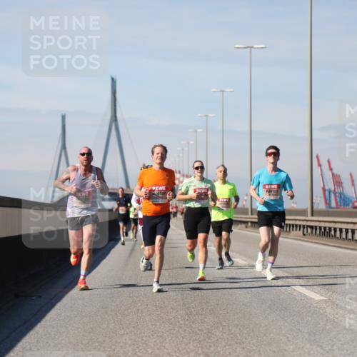 03.10.2025 - Köhlbrandbrückenlauf Yannick Fuchs http://msf.ph/oto/9184615 03.10.2025 11:41:15 Position 3  meine-sportfotos.de