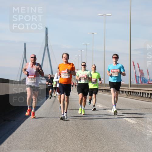 03.10.2025 - Köhlbrandbrückenlauf Yannick Fuchs http://msf.ph/oto/9184617 03.10.2025 11:41:15 Position 3 4078 meine-sportfotos.de