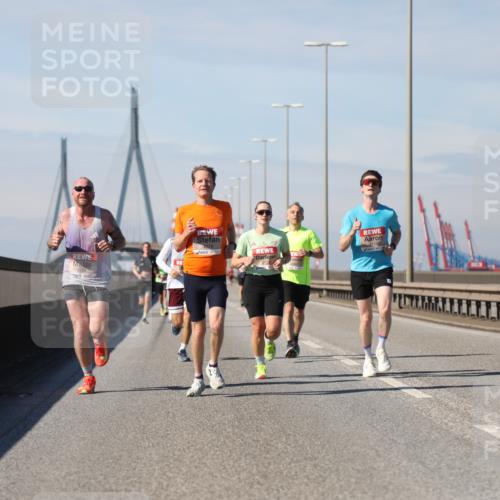 03.10.2025 - Köhlbrandbrückenlauf Yannick Fuchs http://msf.ph/oto/9184619 03.10.2025 11:41:15 Position 3  meine-sportfotos.de
