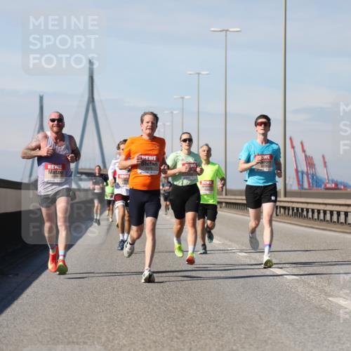 03.10.2025 - Köhlbrandbrückenlauf Yannick Fuchs http://msf.ph/oto/9184621 03.10.2025 11:41:15 Position 3 4078, 4114 meine-sportfotos.de