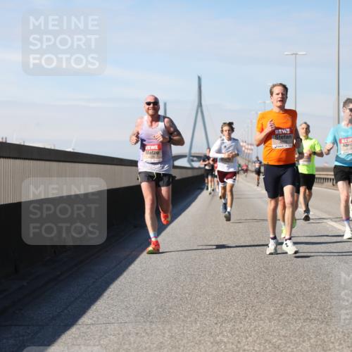 03.10.2025 - Köhlbrandbrückenlauf Yannick Fuchs http://msf.ph/oto/9184631 03.10.2025 11:41:16 Position 3 4078, 4114 meine-sportfotos.de