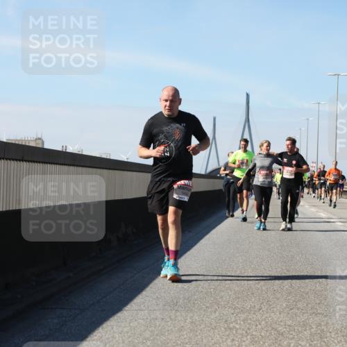 03.10.2025 - Köhlbrandbrückenlauf Yannick Fuchs http://msf.ph/oto/9184632 03.10.2025 12:02:24 Position 3 5431, 6684 meine-sportfotos.de
