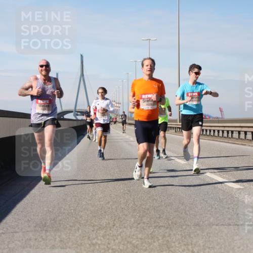 03.10.2025 - Köhlbrandbrückenlauf Yannick Fuchs http://msf.ph/oto/9184633 03.10.2025 11:41:17 Position 3 4078 meine-sportfotos.de