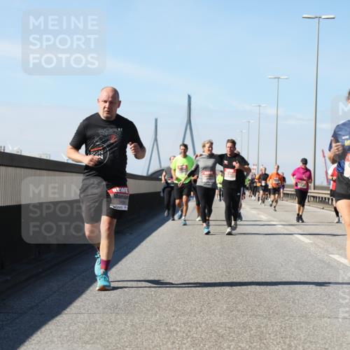 03.10.2025 - Köhlbrandbrückenlauf Yannick Fuchs http://msf.ph/oto/9184634 03.10.2025 12:02:24 Position 3 5431, 6684 meine-sportfotos.de