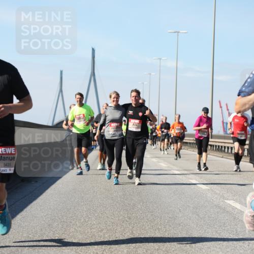 03.10.2025 - Köhlbrandbrückenlauf Yannick Fuchs http://msf.ph/oto/9184636 03.10.2025 12:02:24 Position 3 5431, 530, 6684 meine-sportfotos.de