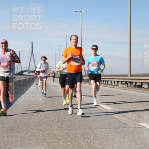 03.10.2025 - Köhlbrandbrückenlauf Yannick Fuchs http://msf.ph/oto/9184637 03.10.2025 11:41:17 Position 3 4114 meine-sportfotos.de