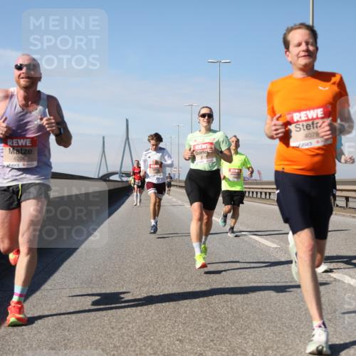 03.10.2025 - Köhlbrandbrückenlauf Yannick Fuchs http://msf.ph/oto/9184646 03.10.2025 11:41:18 Position 3 6206, 4078 meine-sportfotos.de