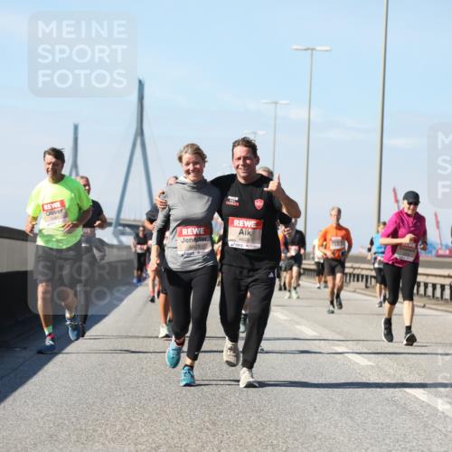 03.10.2025 - Köhlbrandbrückenlauf Yannick Fuchs http://msf.ph/oto/9184654 03.10.2025 12:02:26 Position 3 4603, 4602 meine-sportfotos.de