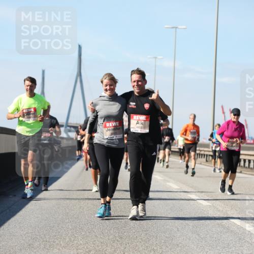 03.10.2025 - Köhlbrandbrückenlauf Yannick Fuchs http://msf.ph/oto/9184656 03.10.2025 12:02:26 Position 3 4603, 4602 meine-sportfotos.de