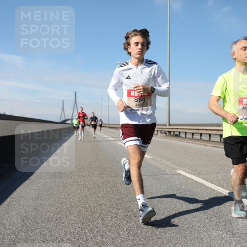 03.10.2025 - Köhlbrandbrückenlauf Yannick Fuchs http://msf.ph/oto/9184663 03.10.2025 11:41:20 Position 3 4166, 4096 meine-sportfotos.de