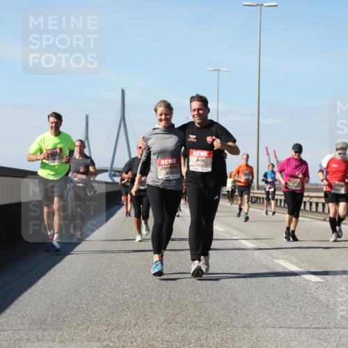 03.10.2025 - Köhlbrandbrückenlauf Yannick Fuchs http://msf.ph/oto/9184664 03.10.2025 12:02:27 Position 3 4602, 6530 meine-sportfotos.de