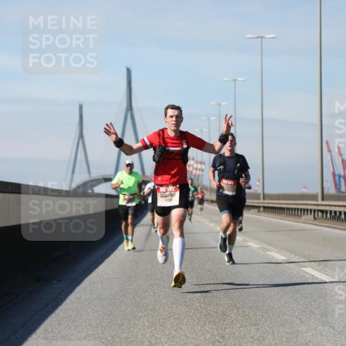03.10.2025 - Köhlbrandbrückenlauf Yannick Fuchs http://msf.ph/oto/9184672 03.10.2025 11:41:22 Position 3 4594 meine-sportfotos.de