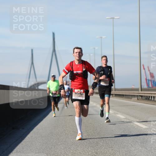 03.10.2025 - Köhlbrandbrückenlauf Yannick Fuchs http://msf.ph/oto/9184677 03.10.2025 11:41:22 Position 3 4594 meine-sportfotos.de