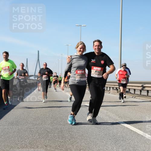 03.10.2025 - Köhlbrandbrückenlauf Yannick Fuchs http://msf.ph/oto/9184678 03.10.2025 12:02:28 Position 3 4603, 4602 meine-sportfotos.de
