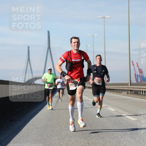 03.10.2025 - Köhlbrandbrückenlauf Yannick Fuchs http://msf.ph/oto/9184679 03.10.2025 11:41:22 Position 3  meine-sportfotos.de