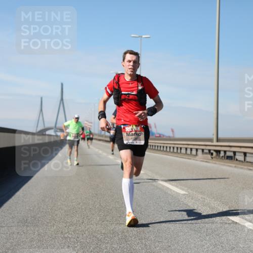 03.10.2025 - Köhlbrandbrückenlauf Yannick Fuchs http://msf.ph/oto/9184691 03.10.2025 11:41:24 Position 3 4594 meine-sportfotos.de
