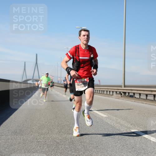 03.10.2025 - Köhlbrandbrückenlauf Yannick Fuchs http://msf.ph/oto/9184693 03.10.2025 11:41:24 Position 3 4594 meine-sportfotos.de