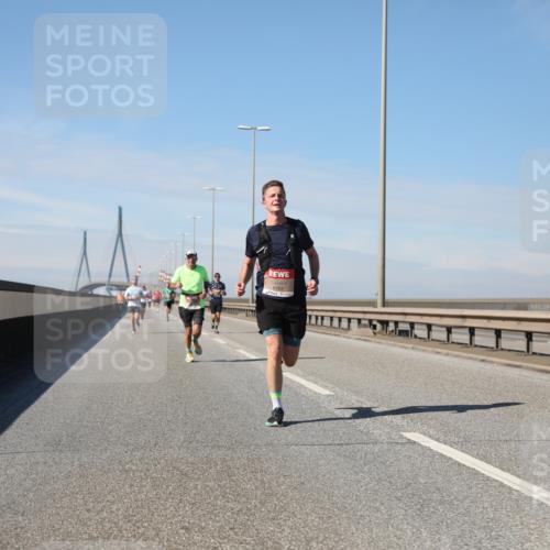 03.10.2025 - Köhlbrandbrückenlauf Yannick Fuchs http://msf.ph/oto/9184699 03.10.2025 11:41:25 Position 3  meine-sportfotos.de