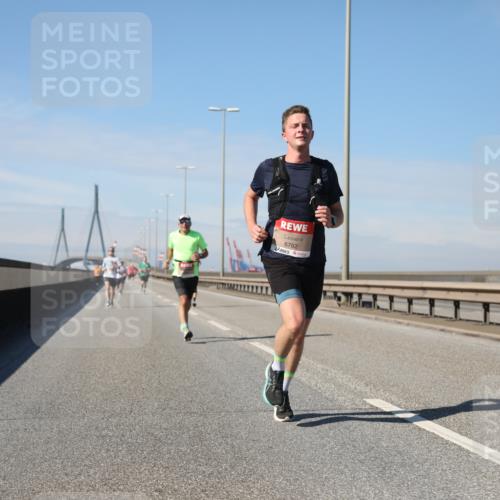 03.10.2025 - Köhlbrandbrückenlauf Yannick Fuchs http://msf.ph/oto/9184704 03.10.2025 11:41:25 Position 3 6762 meine-sportfotos.de
