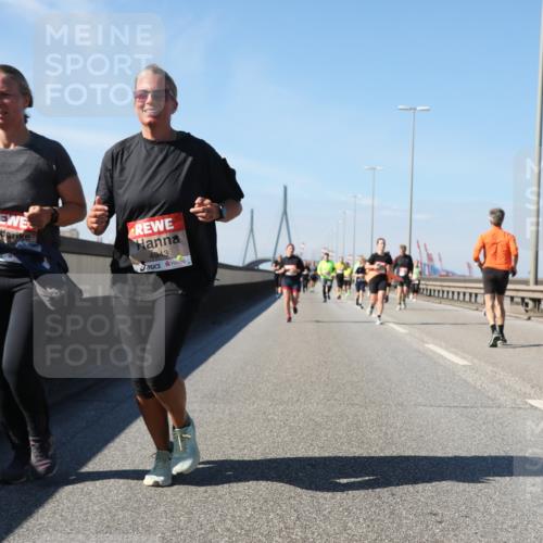 03.10.2025 - Köhlbrandbrückenlauf Yannick Fuchs http://msf.ph/oto/9184709 03.10.2025 12:02:32 Position 3 4943 meine-sportfotos.de