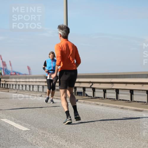 03.10.2025 - Köhlbrandbrückenlauf Yannick Fuchs http://msf.ph/oto/9184711 03.10.2025 12:02:33 Position 3  meine-sportfotos.de