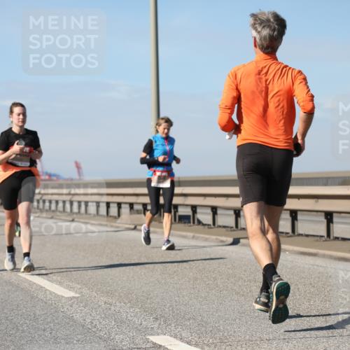 03.10.2025 - Köhlbrandbrückenlauf Yannick Fuchs http://msf.ph/oto/9184721 03.10.2025 12:02:34 Position 3  meine-sportfotos.de