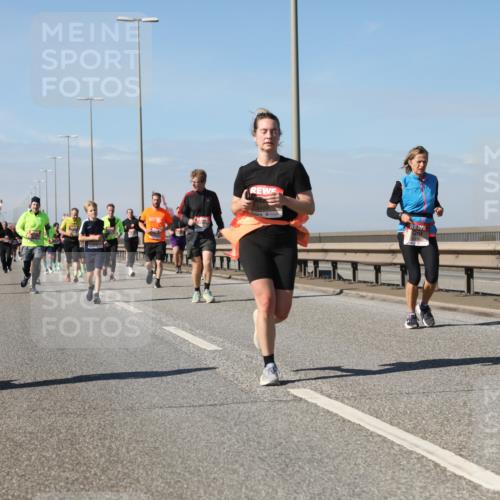03.10.2025 - Köhlbrandbrückenlauf Yannick Fuchs http://msf.ph/oto/9184738 03.10.2025 12:02:36 Position 3 5400 meine-sportfotos.de