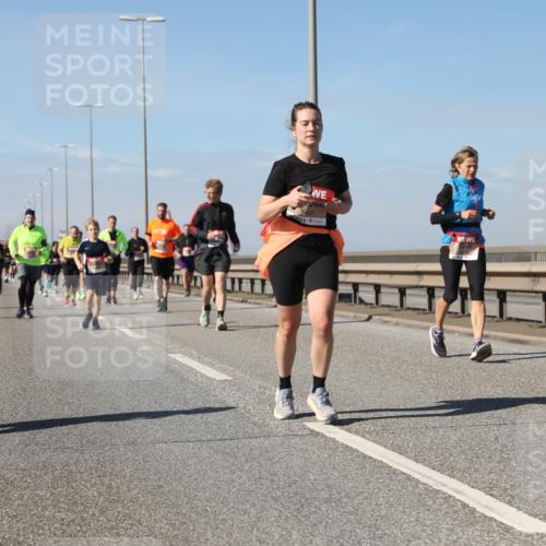 03.10.2025 - Köhlbrandbrückenlauf Yannick Fuchs http://msf.ph/oto/9184740 03.10.2025 12:02:36 Position 3 5400 meine-sportfotos.de