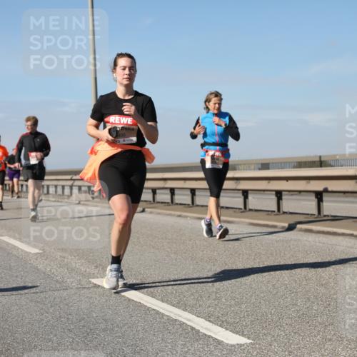 03.10.2025 - Köhlbrandbrückenlauf Yannick Fuchs http://msf.ph/oto/9184744 03.10.2025 12:02:36 Position 3 400 meine-sportfotos.de