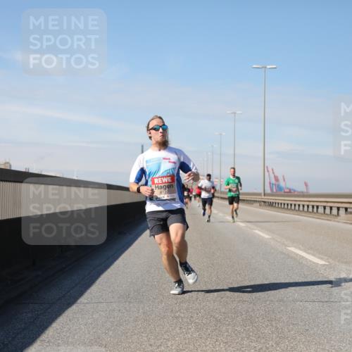03.10.2025 - Köhlbrandbrückenlauf Yannick Fuchs http://msf.ph/oto/9184748 03.10.2025 11:41:31 Position 3 6122 meine-sportfotos.de