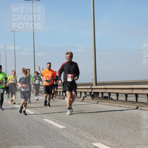 03.10.2025 - Köhlbrandbrückenlauf Yannick Fuchs http://msf.ph/oto/9184750 03.10.2025 12:02:37 Position 3  meine-sportfotos.de