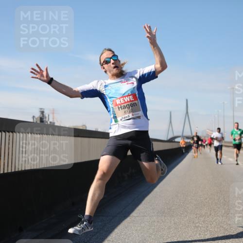 03.10.2025 - Köhlbrandbrückenlauf Yannick Fuchs http://msf.ph/oto/9184753 03.10.2025 11:41:31 Position 3 6122 meine-sportfotos.de