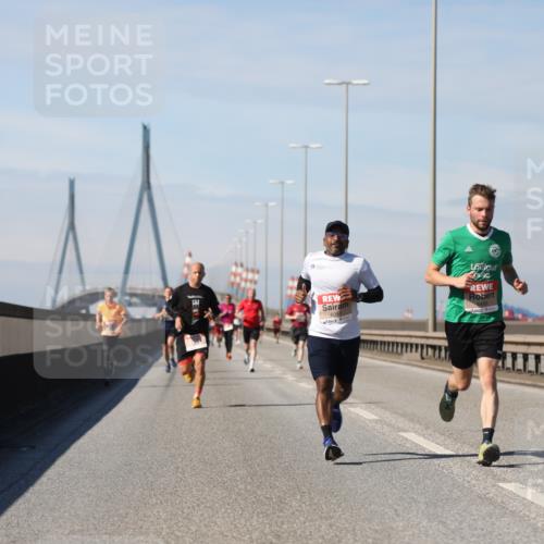 03.10.2025 - Köhlbrandbrückenlauf Yannick Fuchs http://msf.ph/oto/9184765 03.10.2025 11:41:33 Position 3 6091 meine-sportfotos.de
