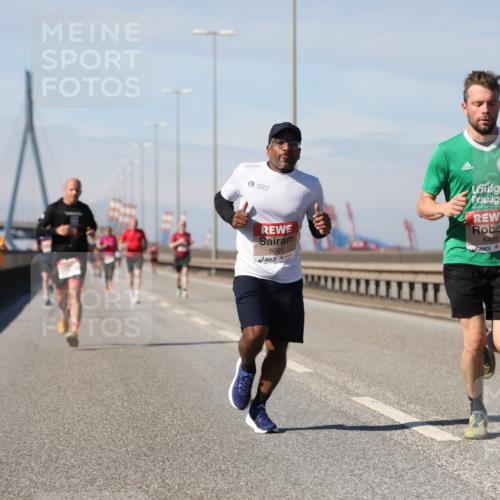 03.10.2025 - Köhlbrandbrückenlauf Yannick Fuchs http://msf.ph/oto/9184775 03.10.2025 11:41:35 Position 3 6091, 6489 meine-sportfotos.de