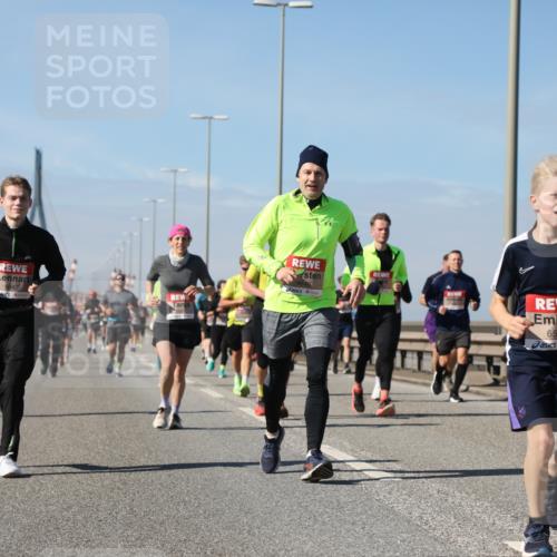 03.10.2025 - Köhlbrandbrückenlauf Yannick Fuchs http://msf.ph/oto/9184776 03.10.2025 12:02:41 Position 3 4646, 6598 meine-sportfotos.de