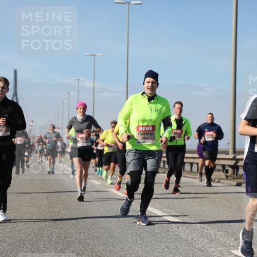03.10.2025 - Köhlbrandbrückenlauf Yannick Fuchs http://msf.ph/oto/9184777 03.10.2025 12:02:41 Position 3 4647, 4646, 6598 meine-sportfotos.de