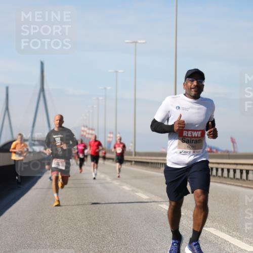 03.10.2025 - Köhlbrandbrückenlauf Yannick Fuchs http://msf.ph/oto/9184778 03.10.2025 11:41:35 Position 3 6091 meine-sportfotos.de