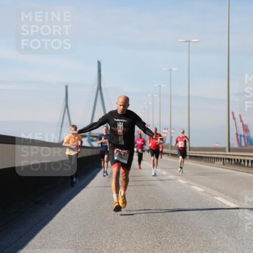 03.10.2025 - Köhlbrandbrückenlauf Yannick Fuchs http://msf.ph/oto/9184787 03.10.2025 11:41:36 Position 3  meine-sportfotos.de